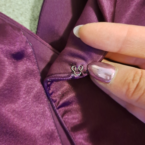 Embroidered plum Mini dress 👗 - Picture 5 of 9